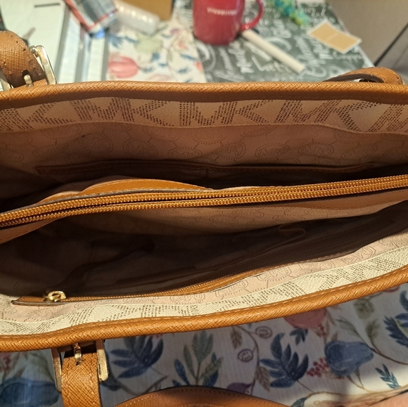 Michael Kors Purse - Picture 8 of 14